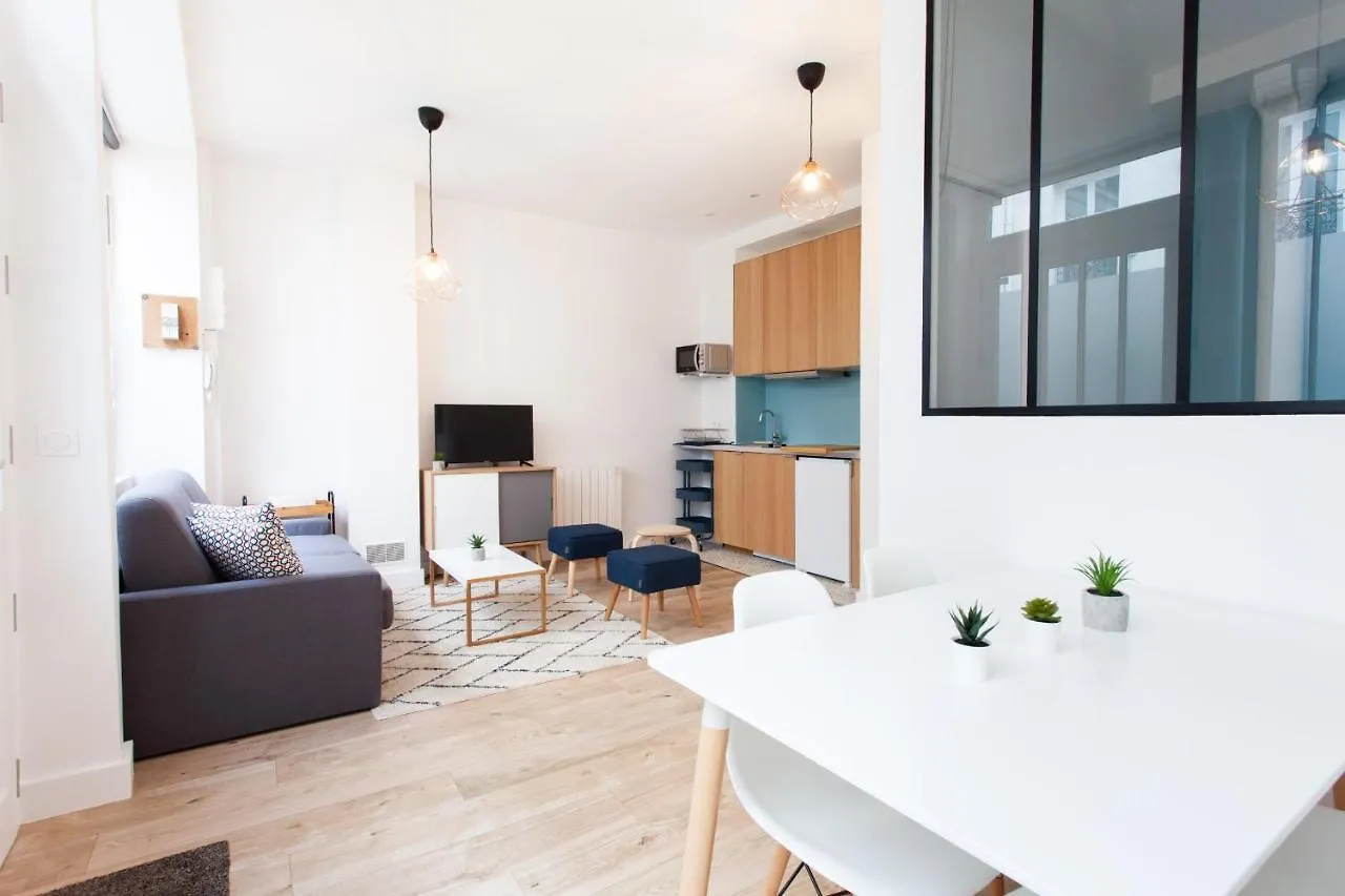 Apartment Luminous Appt And Design Close To The Sacred Heart *